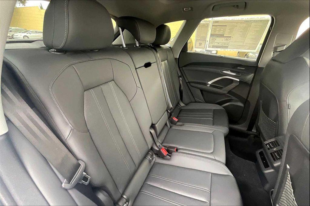 new 2025 Audi Q5 car, priced at $61,300