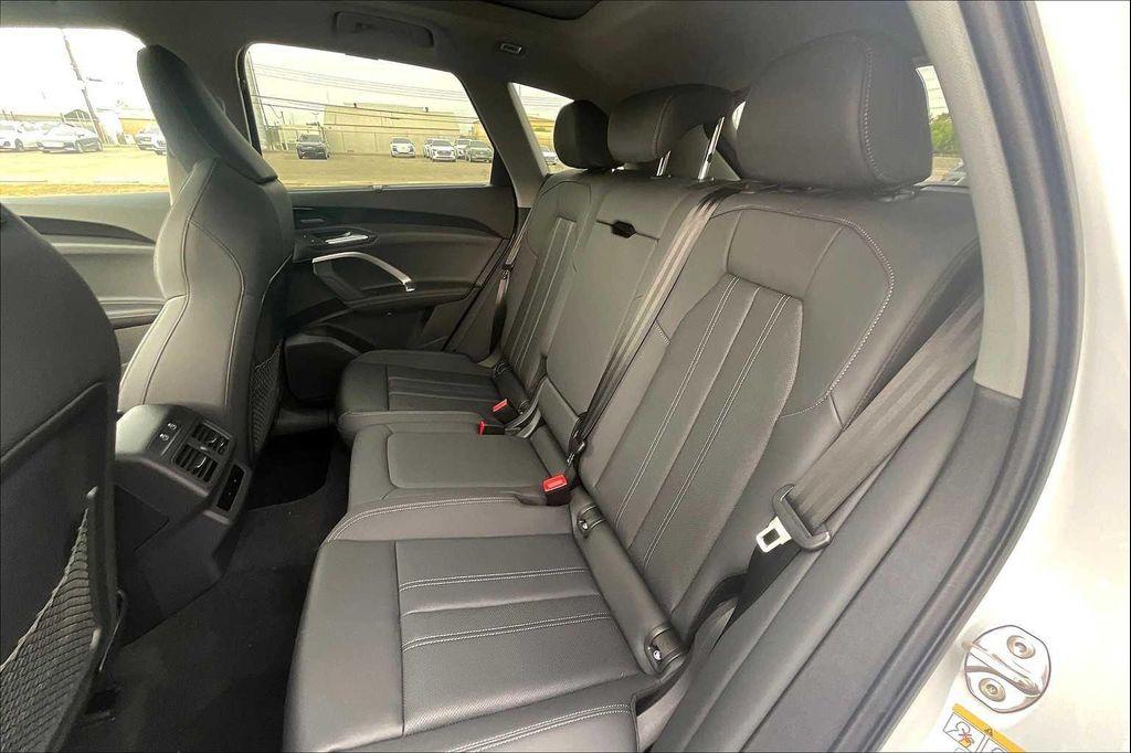 new 2025 Audi Q5 car, priced at $61,300