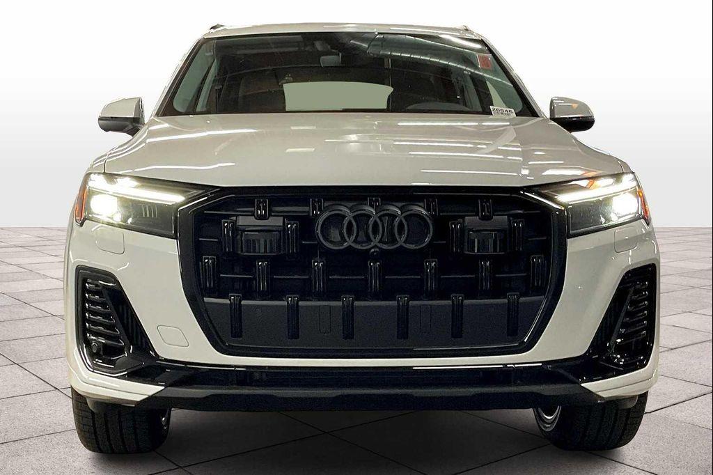 new 2025 Audi Q7 car, priced at $76,050