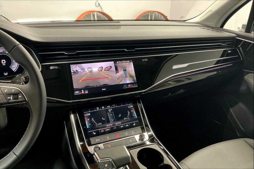 new 2025 Audi Q7 car, priced at $76,050
