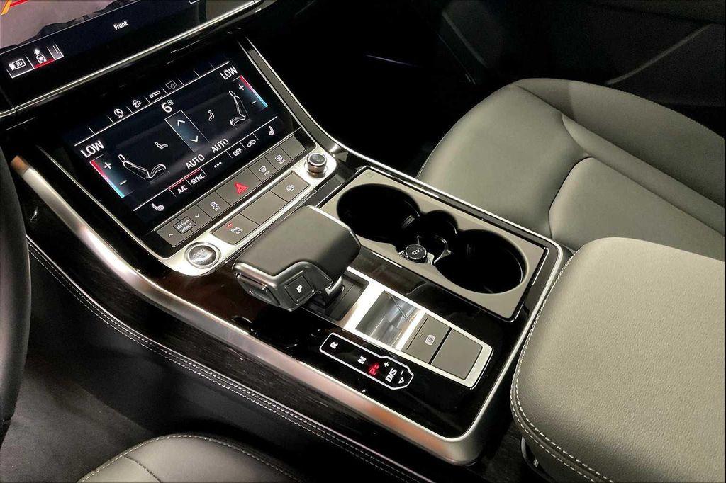 new 2025 Audi Q7 car, priced at $76,050