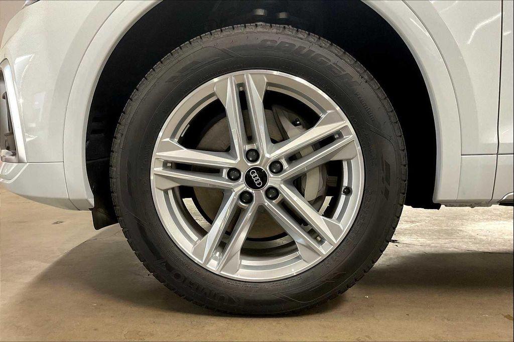 new 2025 Audi Q5 car, priced at $60,190