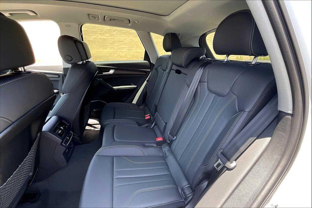 new 2025 Audi Q5 car, priced at $60,190