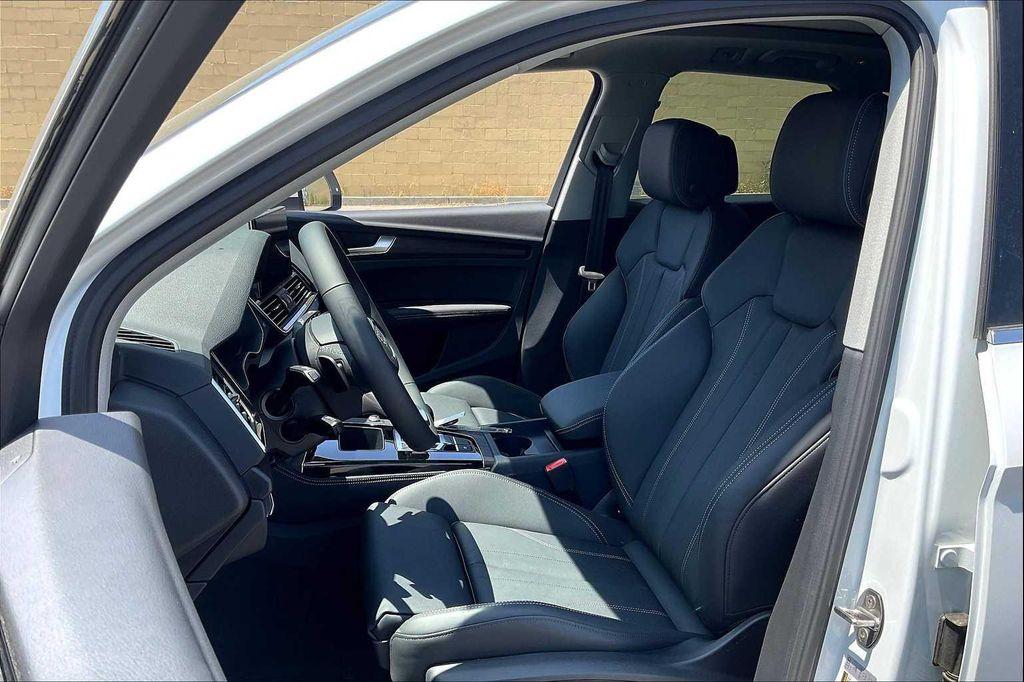 new 2025 Audi Q5 car, priced at $60,190