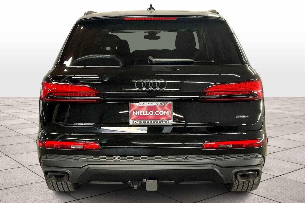 new 2025 Audi Q7 car, priced at $76,050
