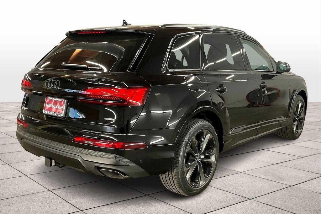 new 2025 Audi Q7 car, priced at $76,050