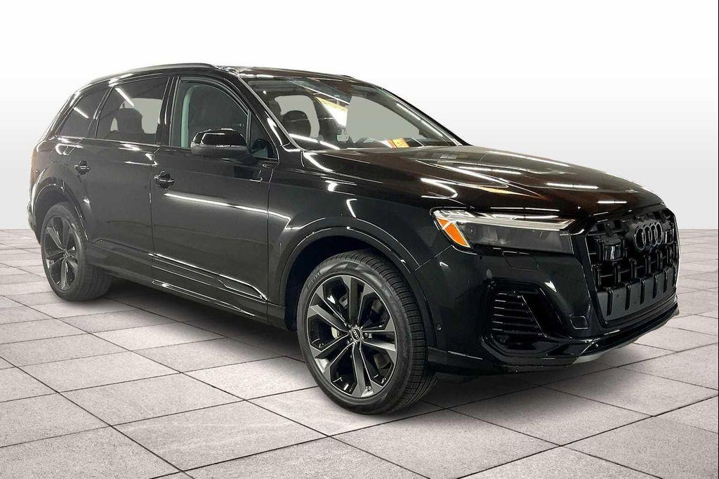 new 2025 Audi Q7 car, priced at $76,050