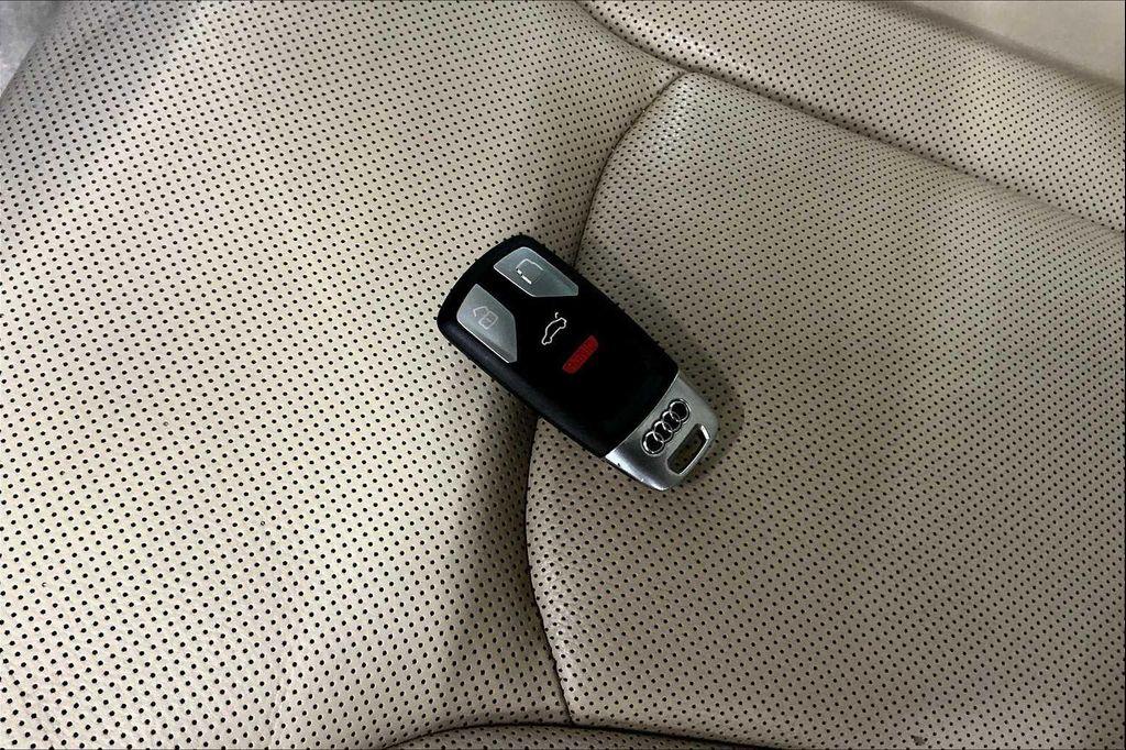 used 2018 Audi Q7 car, priced at $20,107