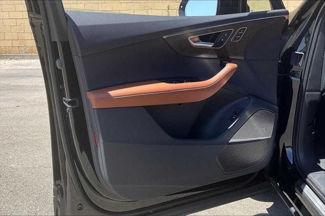 new 2025 Audi Q7 car, priced at $87,595
