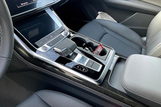 new 2025 Audi Q7 car, priced at $76,490