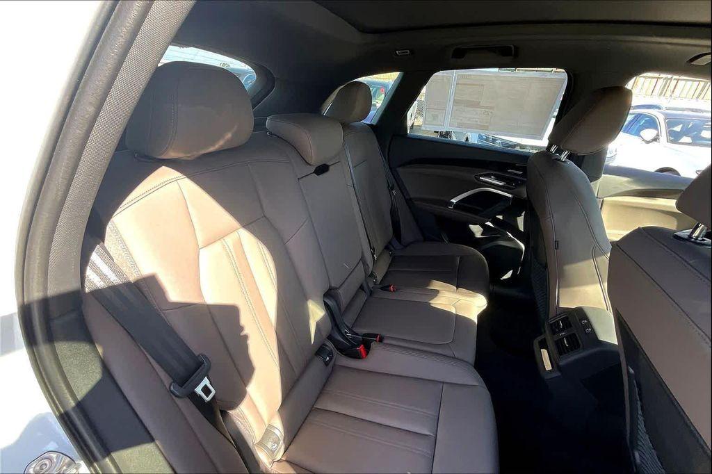 new 2025 Audi Q5 car, priced at $59,640