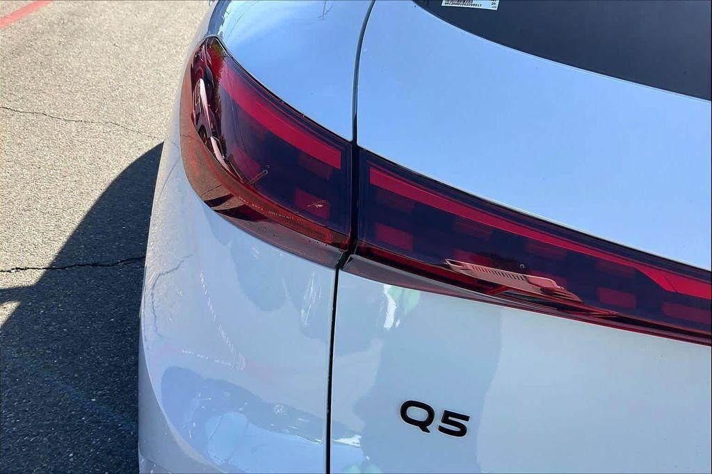 new 2025 Audi Q5 car, priced at $59,640