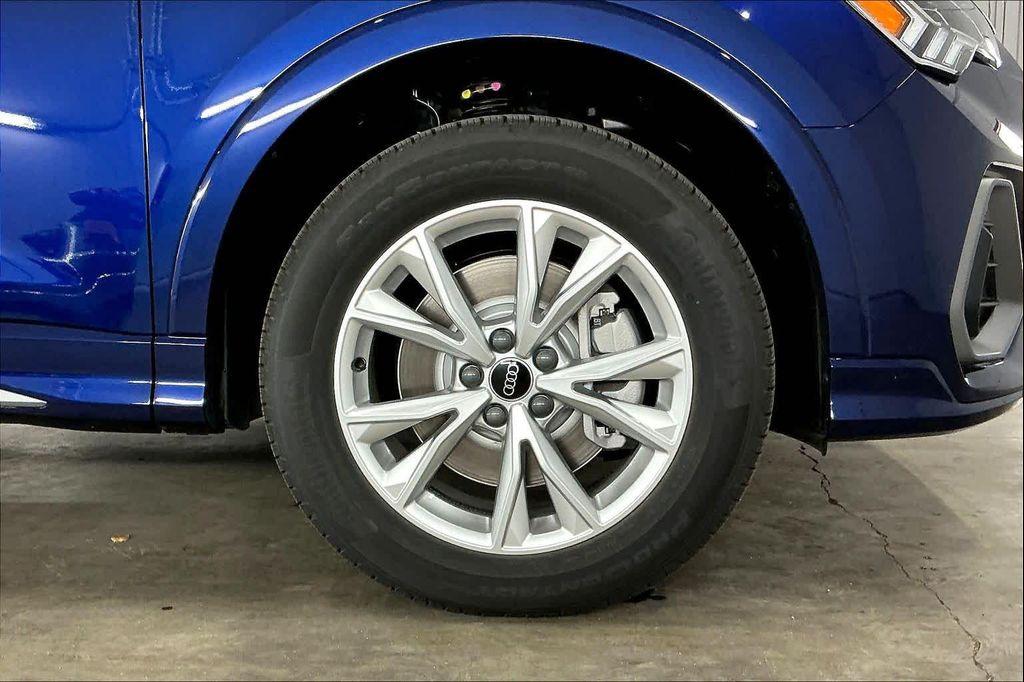 new 2025 Audi Q3 car, priced at $47,325