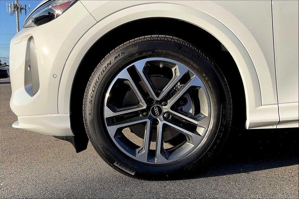 new 2025 Audi Q5 car, priced at $62,490