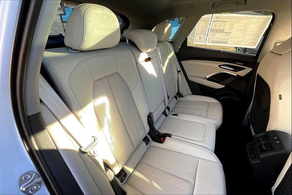 new 2025 Audi Q5 car, priced at $62,490