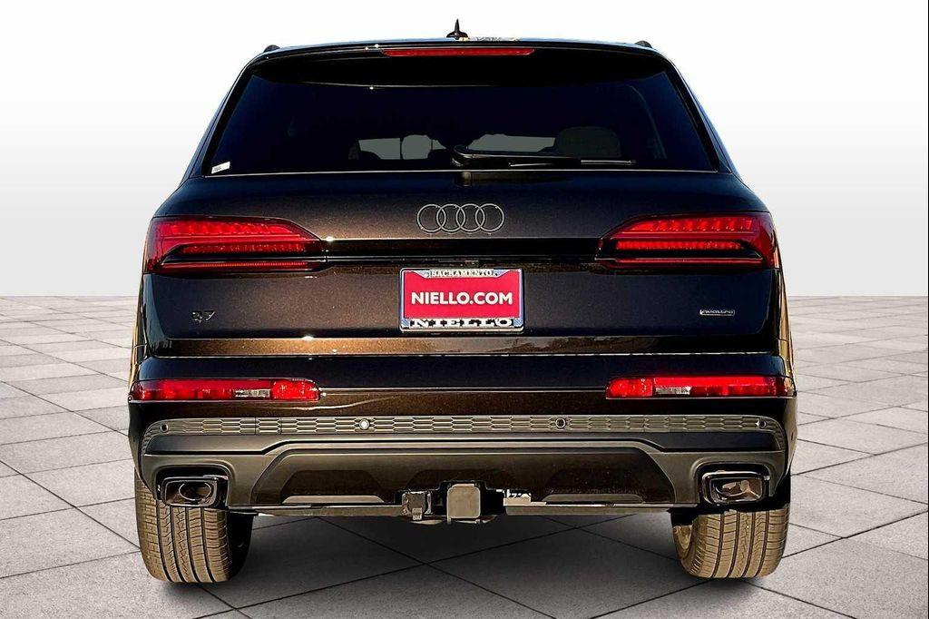 new 2025 Audi Q7 car, priced at $72,840