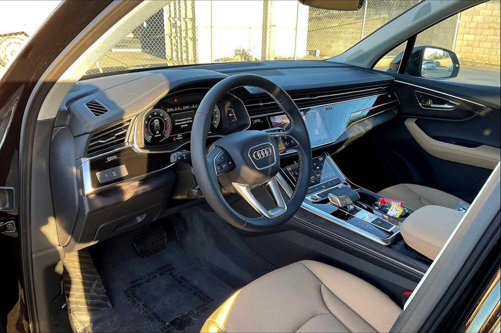 new 2025 Audi Q7 car, priced at $72,840