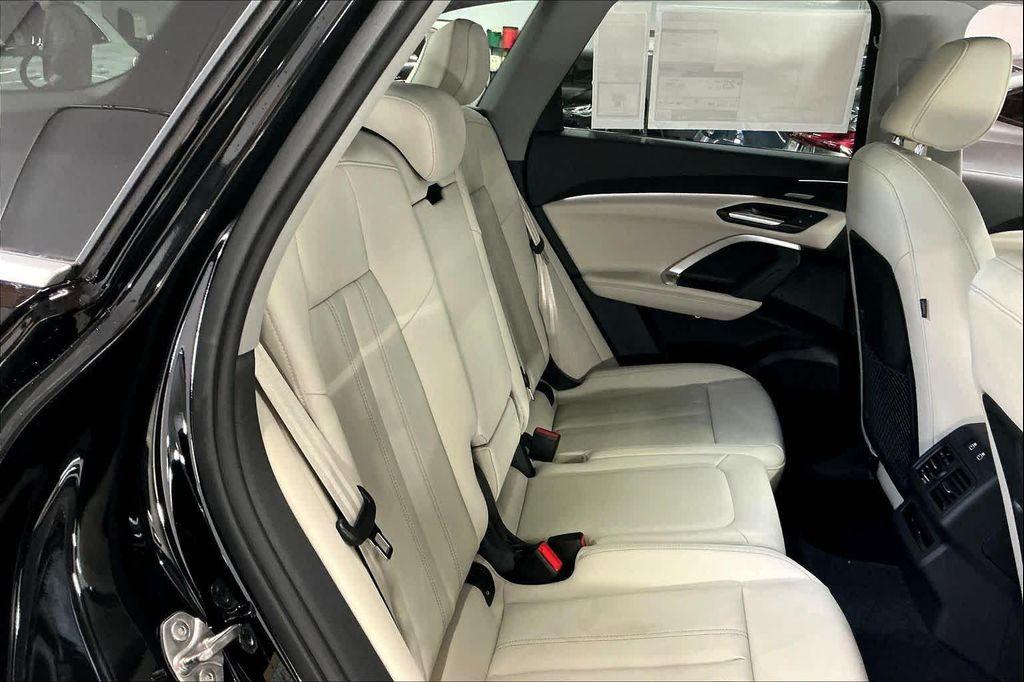 new 2025 Audi Q5 car, priced at $59,640