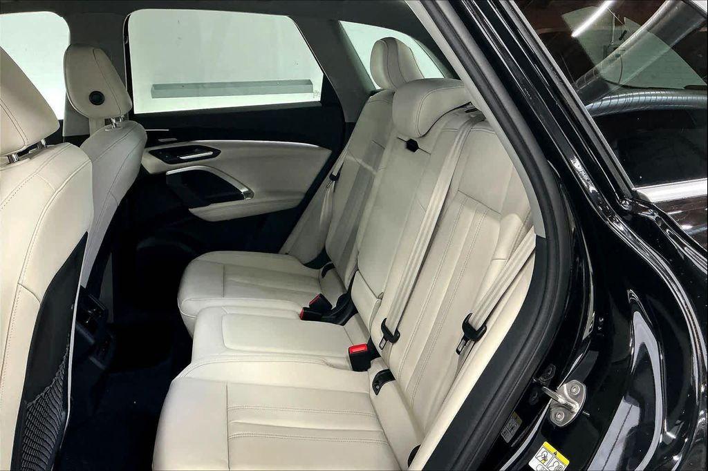 new 2025 Audi Q5 car, priced at $59,640