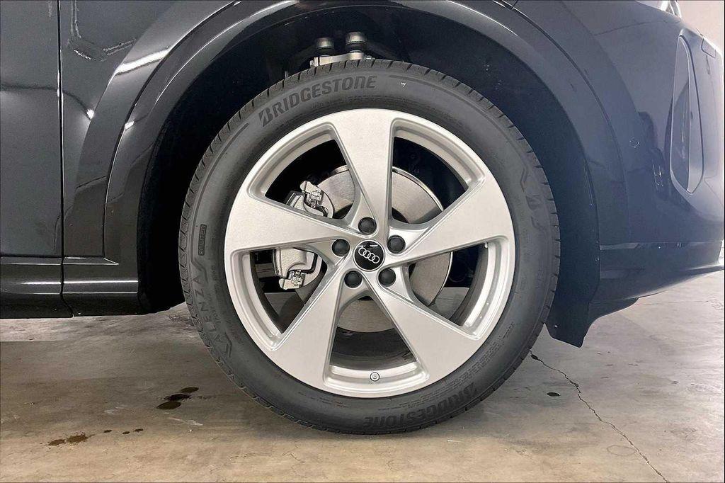 new 2025 Audi Q5 car, priced at $63,940