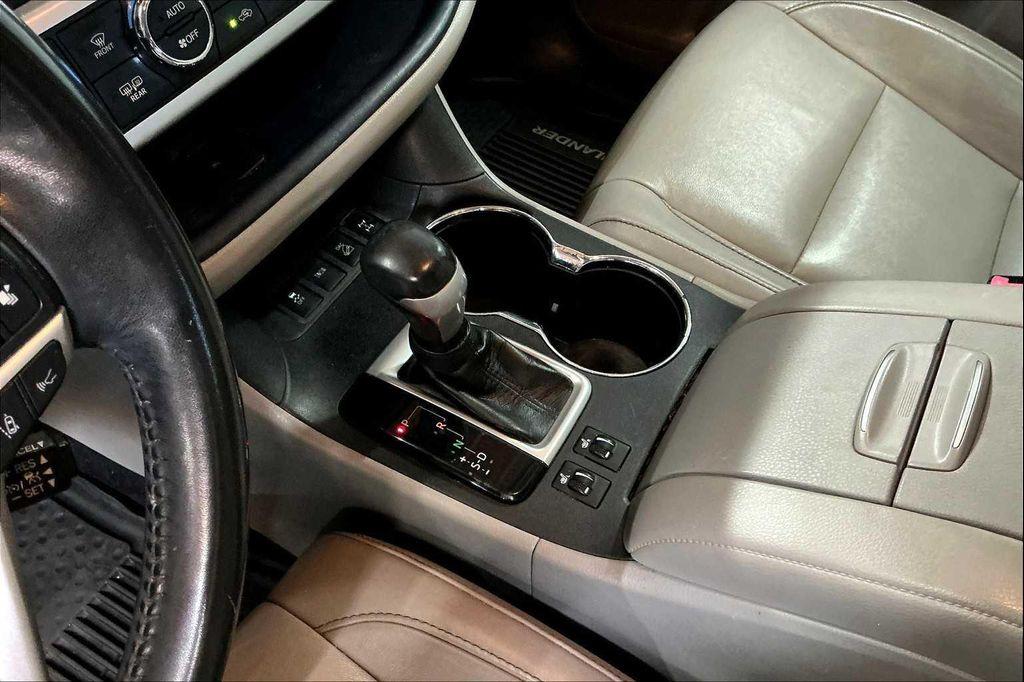 used 2018 Toyota Highlander car, priced at $23,991