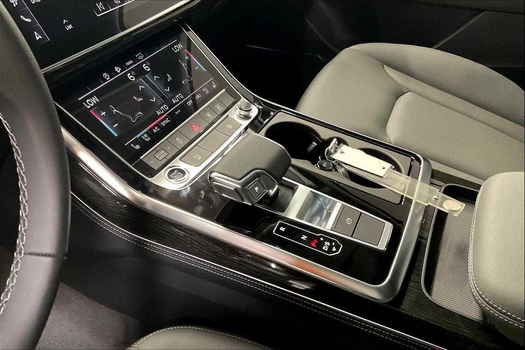 new 2025 Audi Q7 car, priced at $69,440