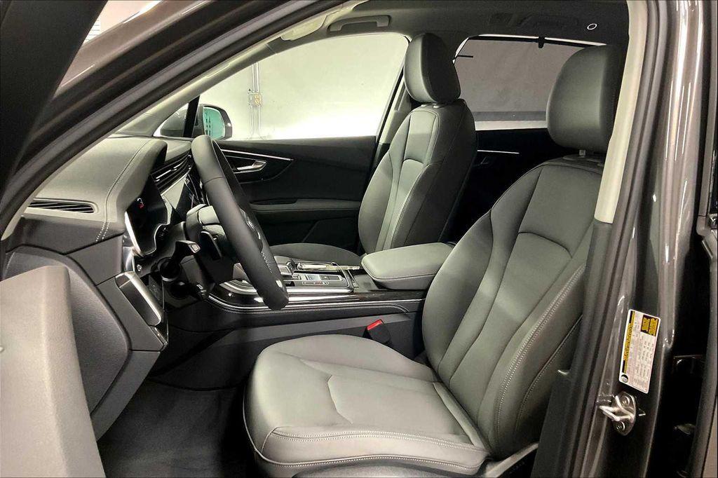 new 2025 Audi Q7 car, priced at $69,440