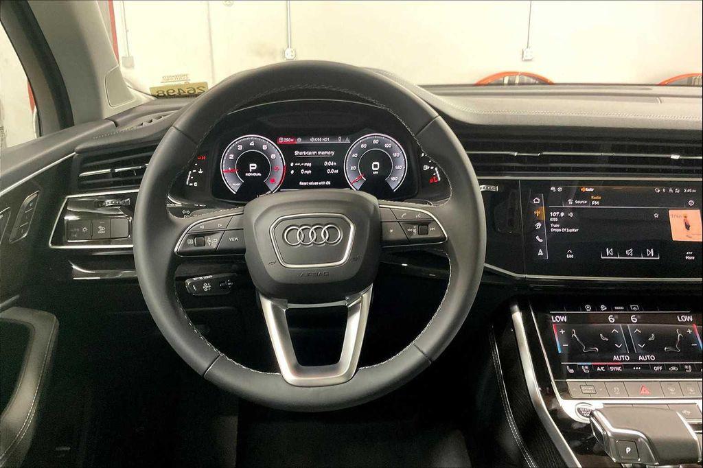 new 2025 Audi Q7 car, priced at $69,440