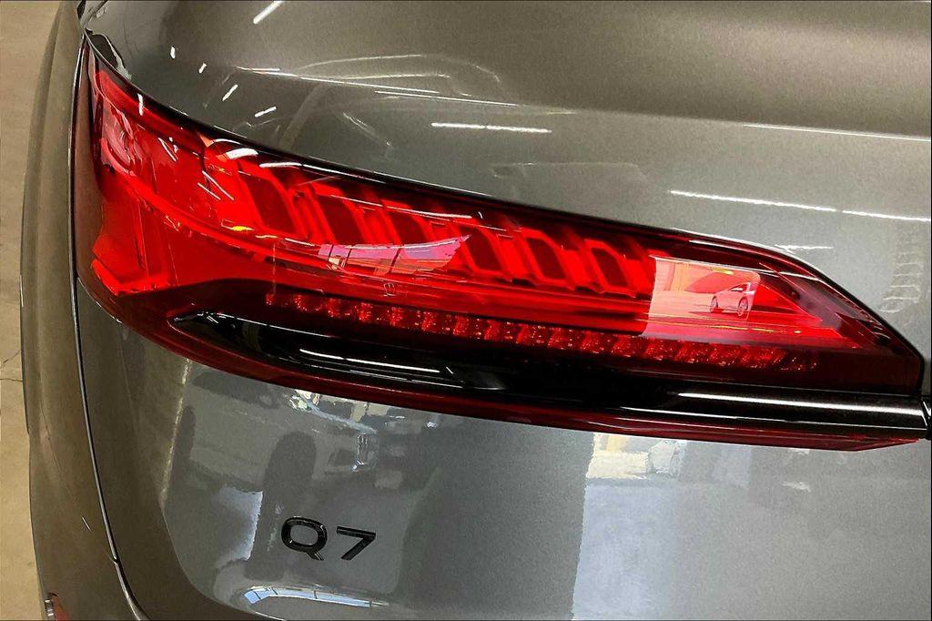 new 2025 Audi Q7 car, priced at $69,440