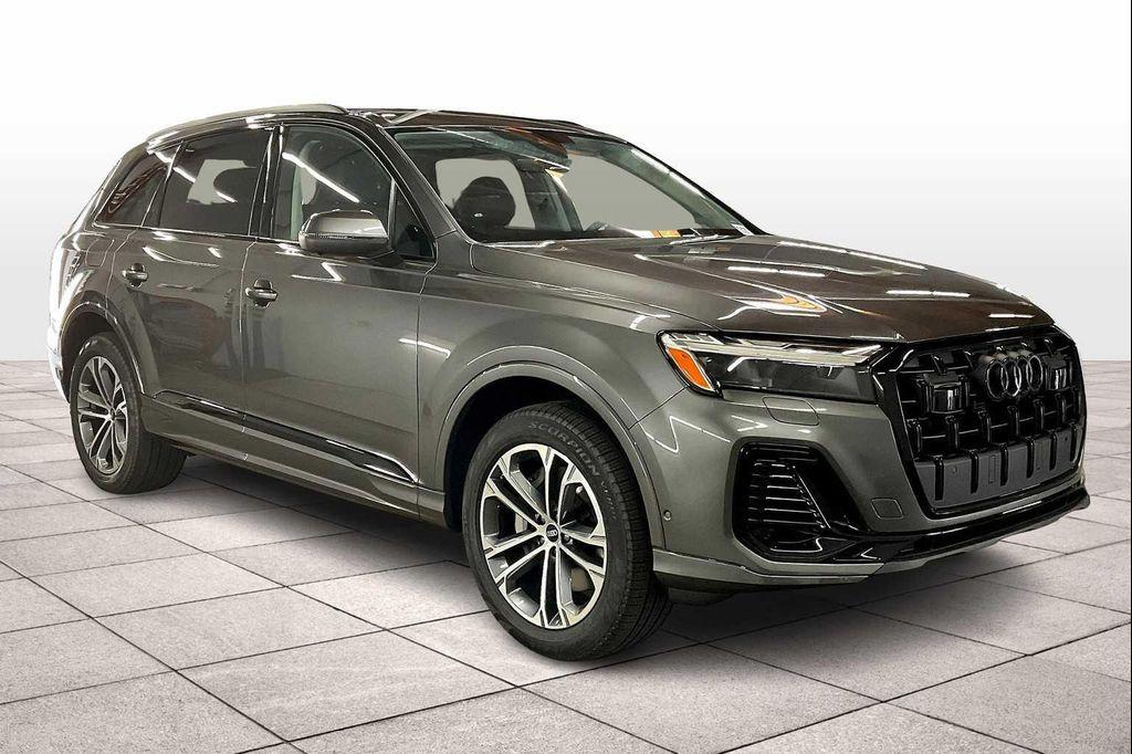 new 2025 Audi Q7 car, priced at $69,440