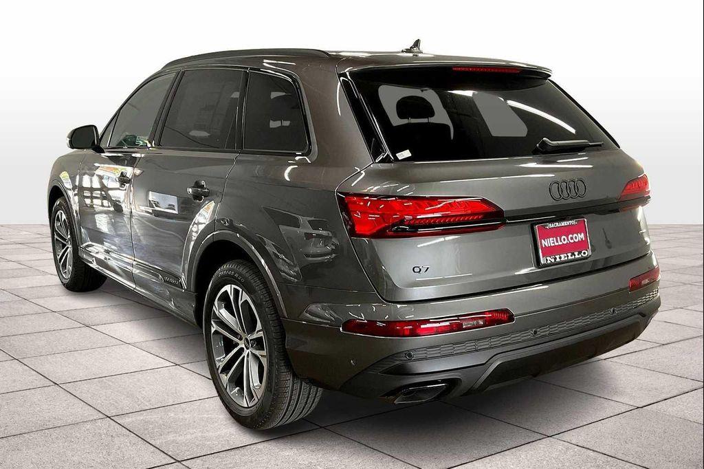 new 2025 Audi Q7 car, priced at $69,440