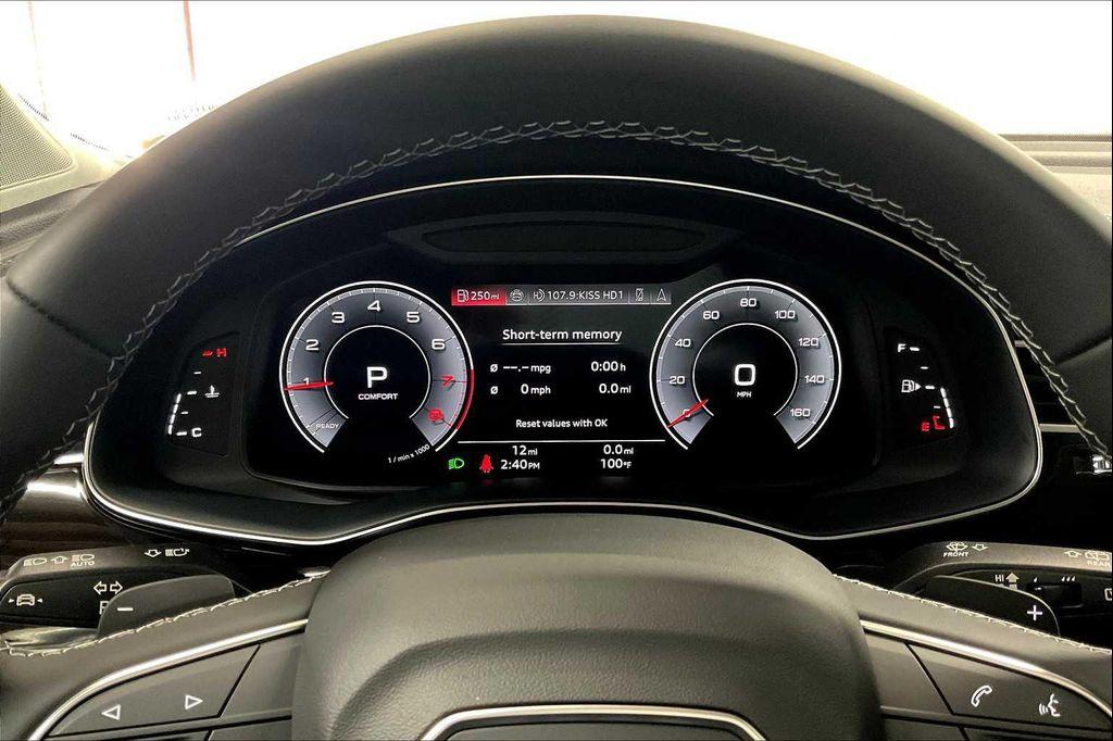 new 2025 Audi Q7 car, priced at $69,440