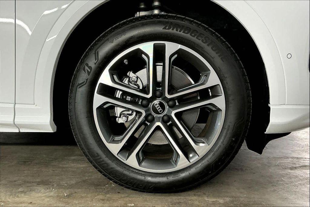 new 2025 Audi Q5 car, priced at $62,945