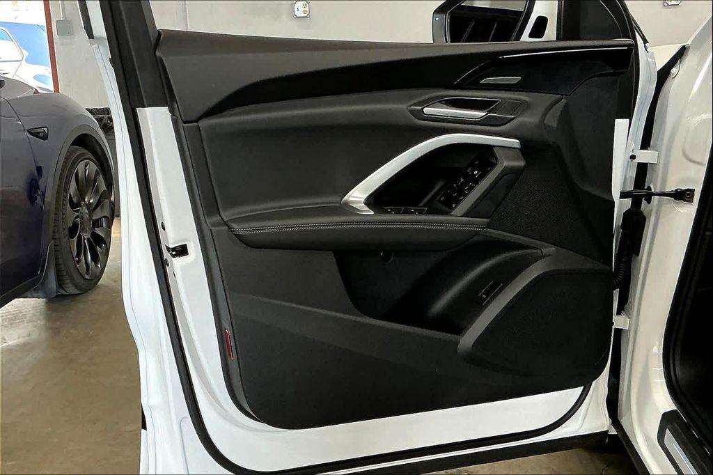 new 2025 Audi Q5 car, priced at $62,945