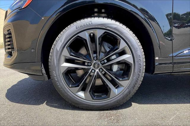 new 2025 Audi Q7 car, priced at $82,490