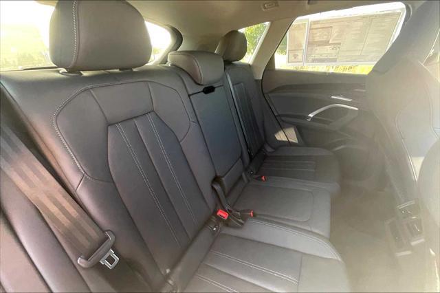 new 2025 Audi Q5 car, priced at $60,680