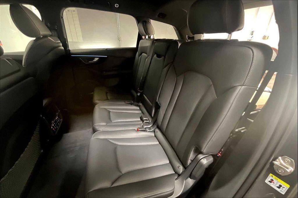 new 2025 Audi Q7 car, priced at $84,350