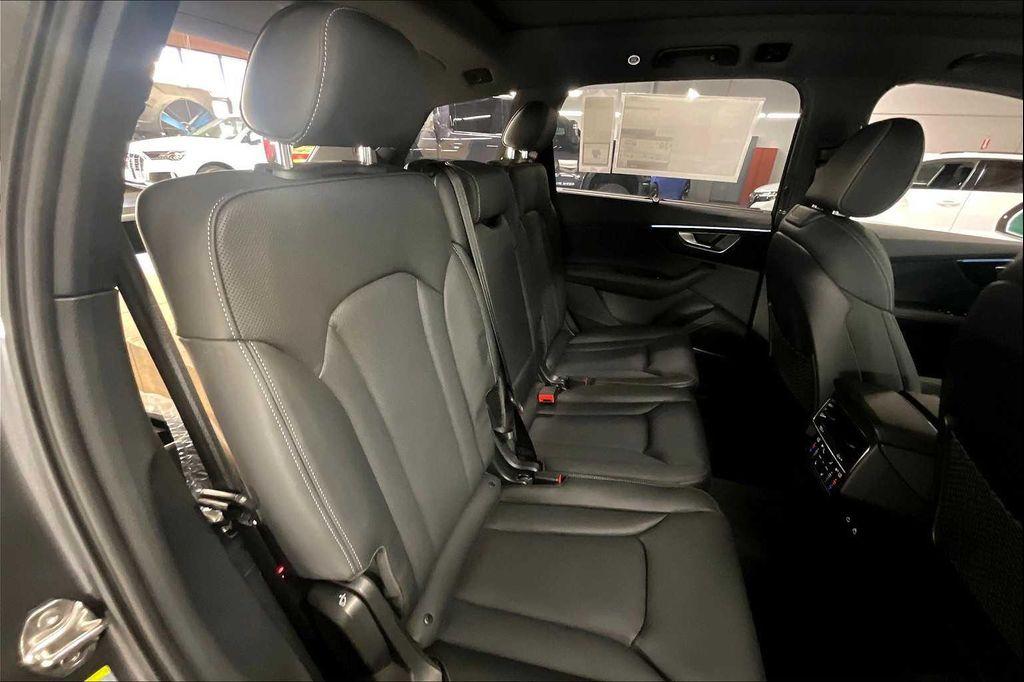 new 2025 Audi Q7 car, priced at $84,350