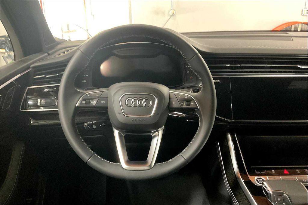 new 2025 Audi Q7 car, priced at $84,350