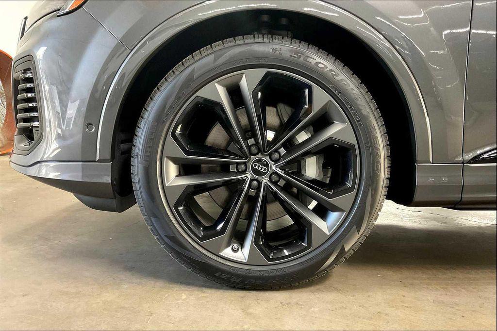 new 2025 Audi Q7 car, priced at $84,350