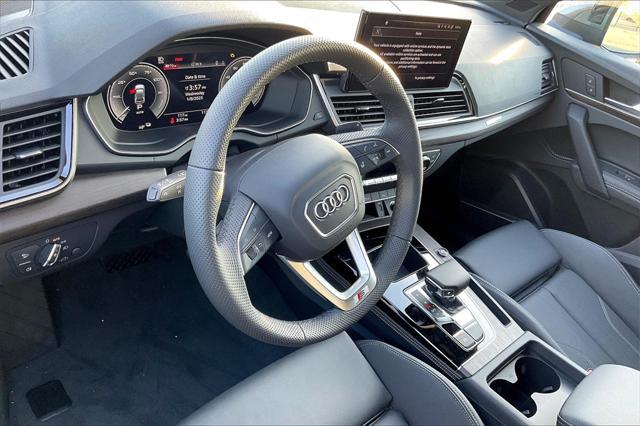 new 2025 Audi Q5 car, priced at $69,385