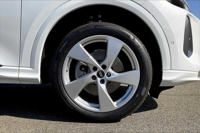 new 2025 Audi Q5 car, priced at $60,680