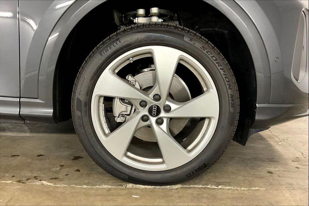 new 2025 Audi Q5 car, priced at $59,910