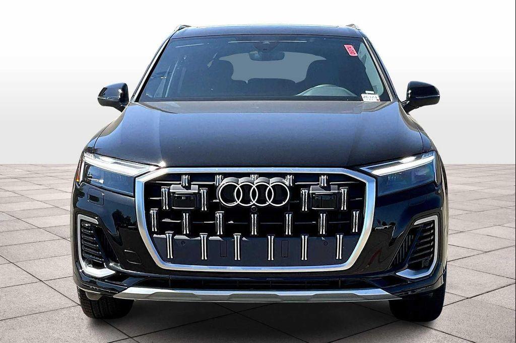 new 2025 Audi Q7 car, priced at $75,055