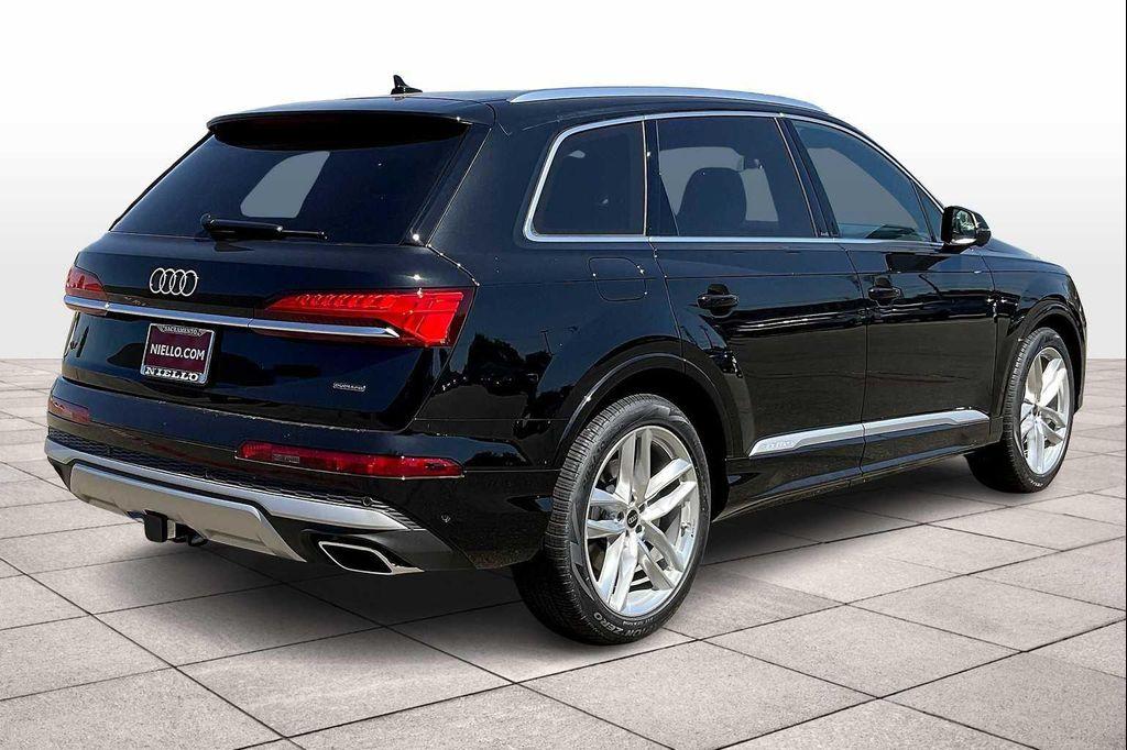 new 2025 Audi Q7 car, priced at $75,055