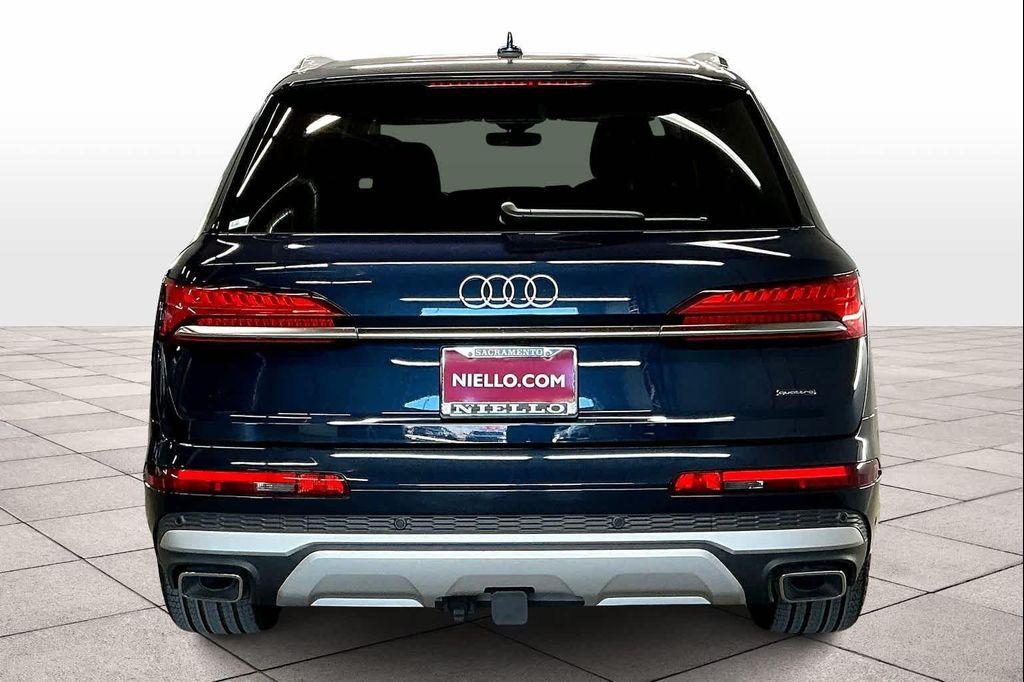 new 2025 Audi Q7 car, priced at $75,350