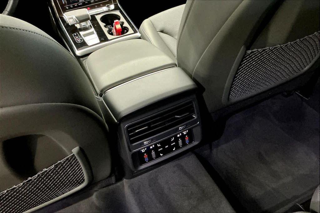 new 2025 Audi Q7 car, priced at $75,350