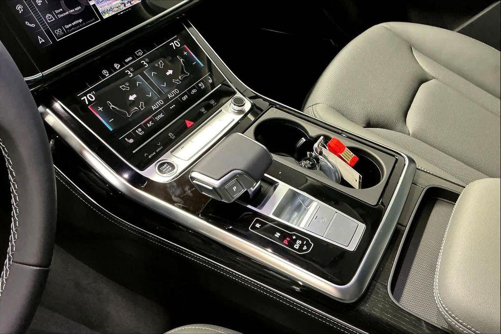 new 2025 Audi Q7 car, priced at $75,350
