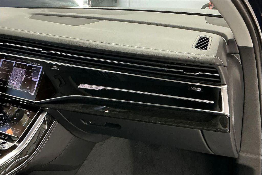 new 2025 Audi Q7 car, priced at $75,350