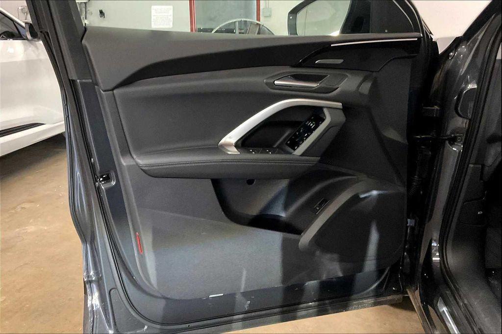 new 2025 Audi Q5 car, priced at $59,109